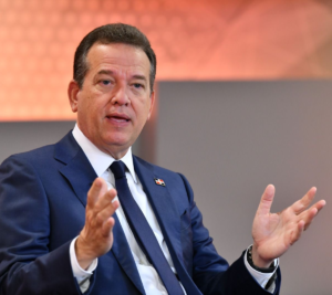 Ito Bisonó resalta avances económicos y productivos en encuentro de GALA Media Group