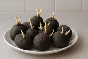 Papas con brotes y manchas verdes: el peligro oculto en la despensa