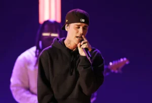 Justin Bieber sorprende con el anuncio de Swag II, su nuevo álbum