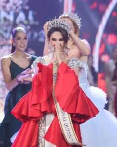 Mujeres transgénero de diversos países buscan la corona de Reina Internacional en Tailandia
