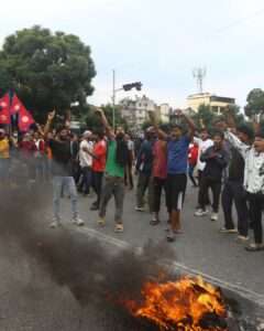 Crisis en Nepal: protestas dejan más de 20 muertos y fuerzan renuncia del primer ministro