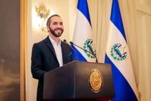 Informe alerta sobre rápido deterioro de la democracia en El Salvador