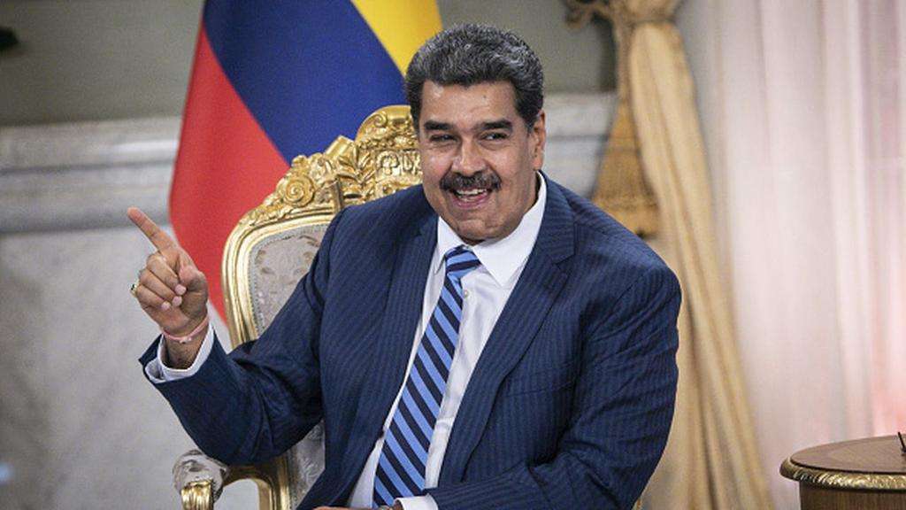 Maduro llama a campesinos venezolanos a “tomar las armas” ante posible ataque de EE.UU.