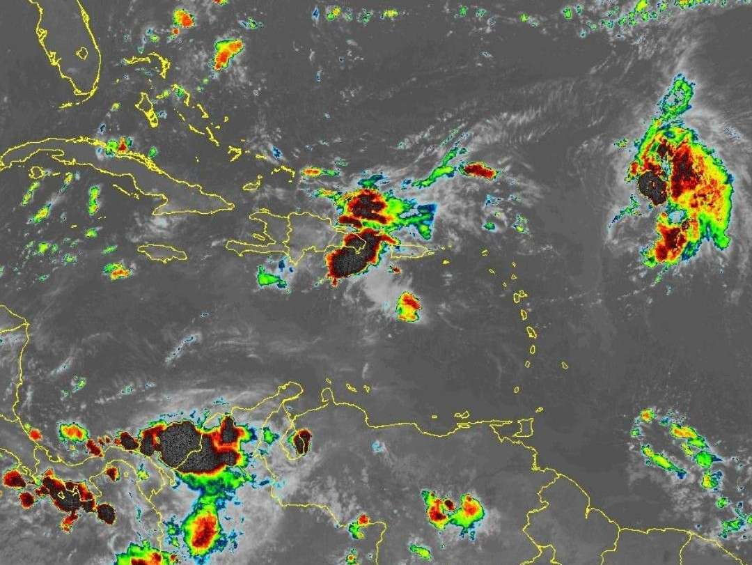 Onda tropical y vaguada generarán fuertes aguaceros; continúan las alertas meteorológicas en RD