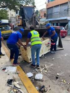 Alcaldía del Distrito Nacional recupera espacios públicos en Villa Consuelo