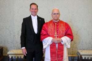 Papa recibe las credenciales del nuevo embajador de Trump ante el Vaticano