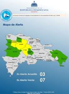 COE mantiene alerta en 10 provincias por fuertes lluvias