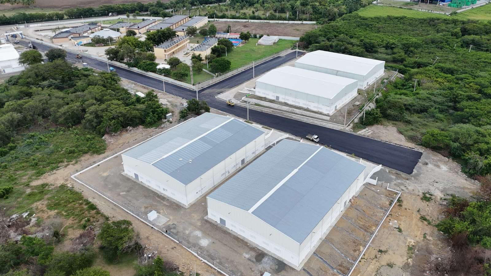 Director de Proindustria supervisa avances trabajos de remozamiento Zona Franca de San Juan