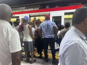 Detenido por más de 10 minutos tren de seis vagones en la Línea 1 del Metro de Santo Domingo