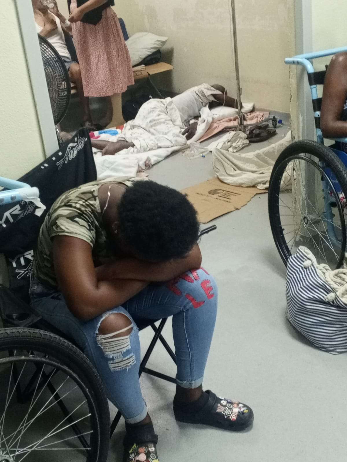 Denuncian falta de camillas en el hospital Juan Pablo Pina de San Cristóbal