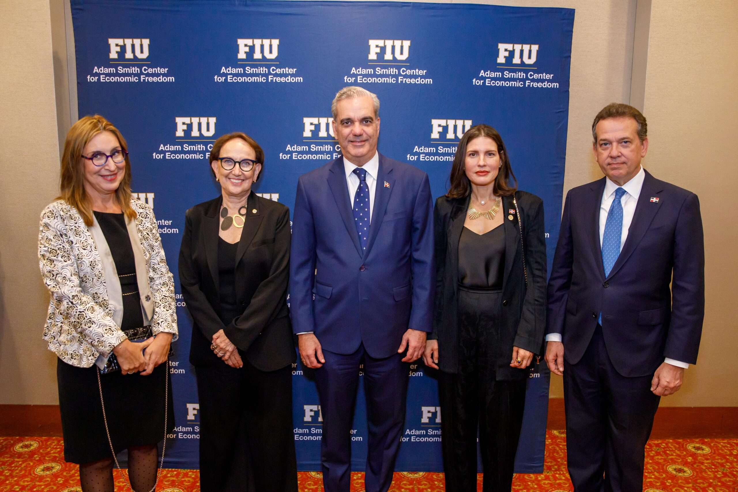 Presidente Abinader asegura que RD avanza hacia un futuro próspero y sostenible