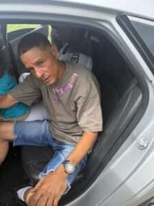 Hombre apresado tras despojar de dinero a envejeciente en Santiago