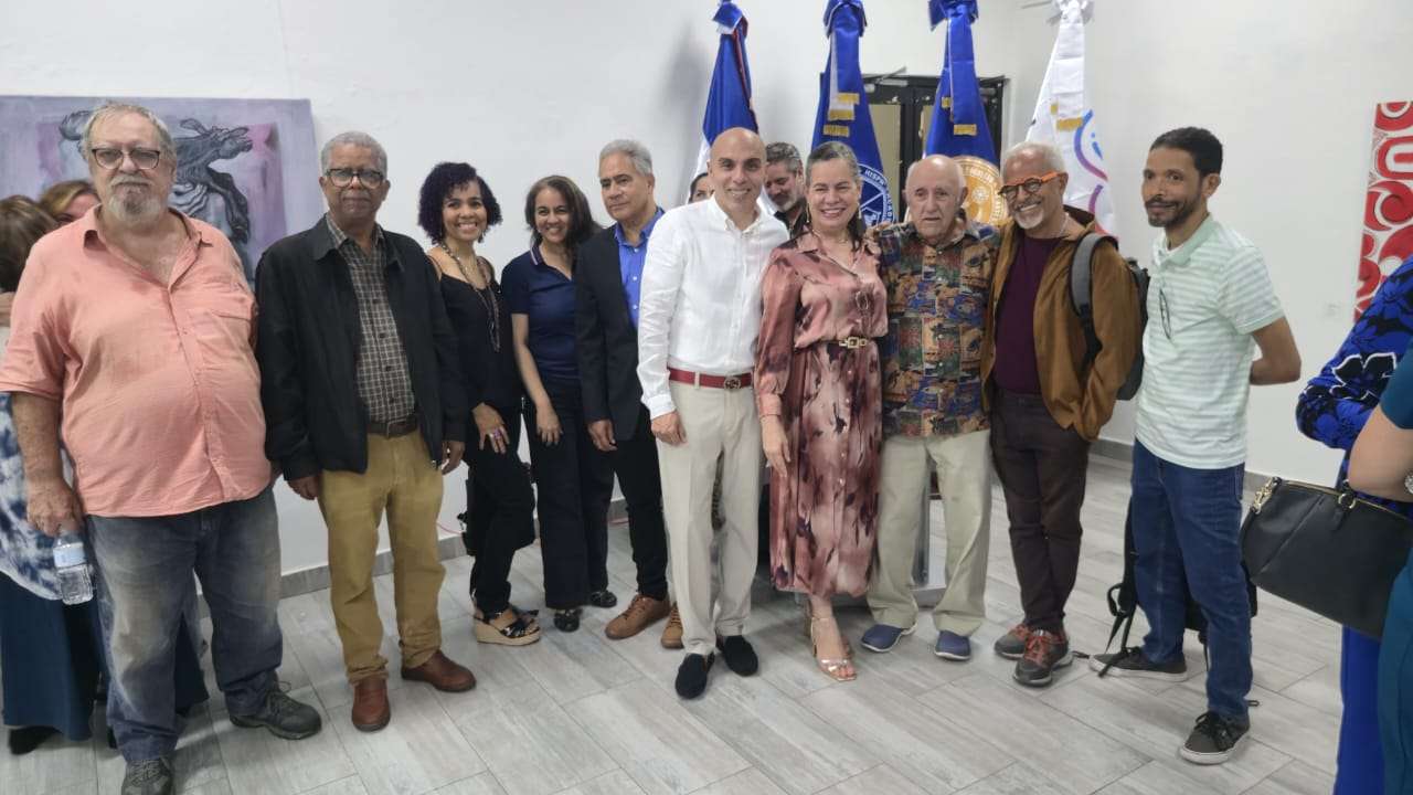 Fundación Fusión y Facultad de Artes de la UASD inauguran exposición colectiva “Fusionarte”
