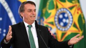Detectan cáncer en etapa temprana en Jair Bolsonaro