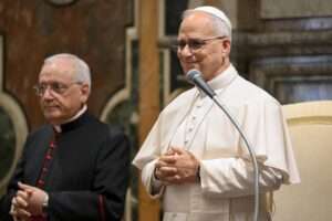 El papa se solidariza tras el terremoto en Afganistán, con más de 800 muertos