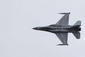 Polonia cierra temporalmente su espacio aéreo tras ataques de Rusia a Ucrania