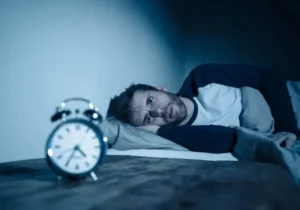 Estudio revela que el insomnio crónico eleva el riesgo de demencia