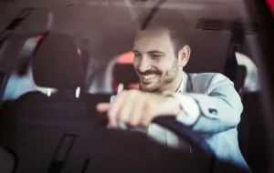 Cómo reducir el estrés al conducir hacia el trabajo