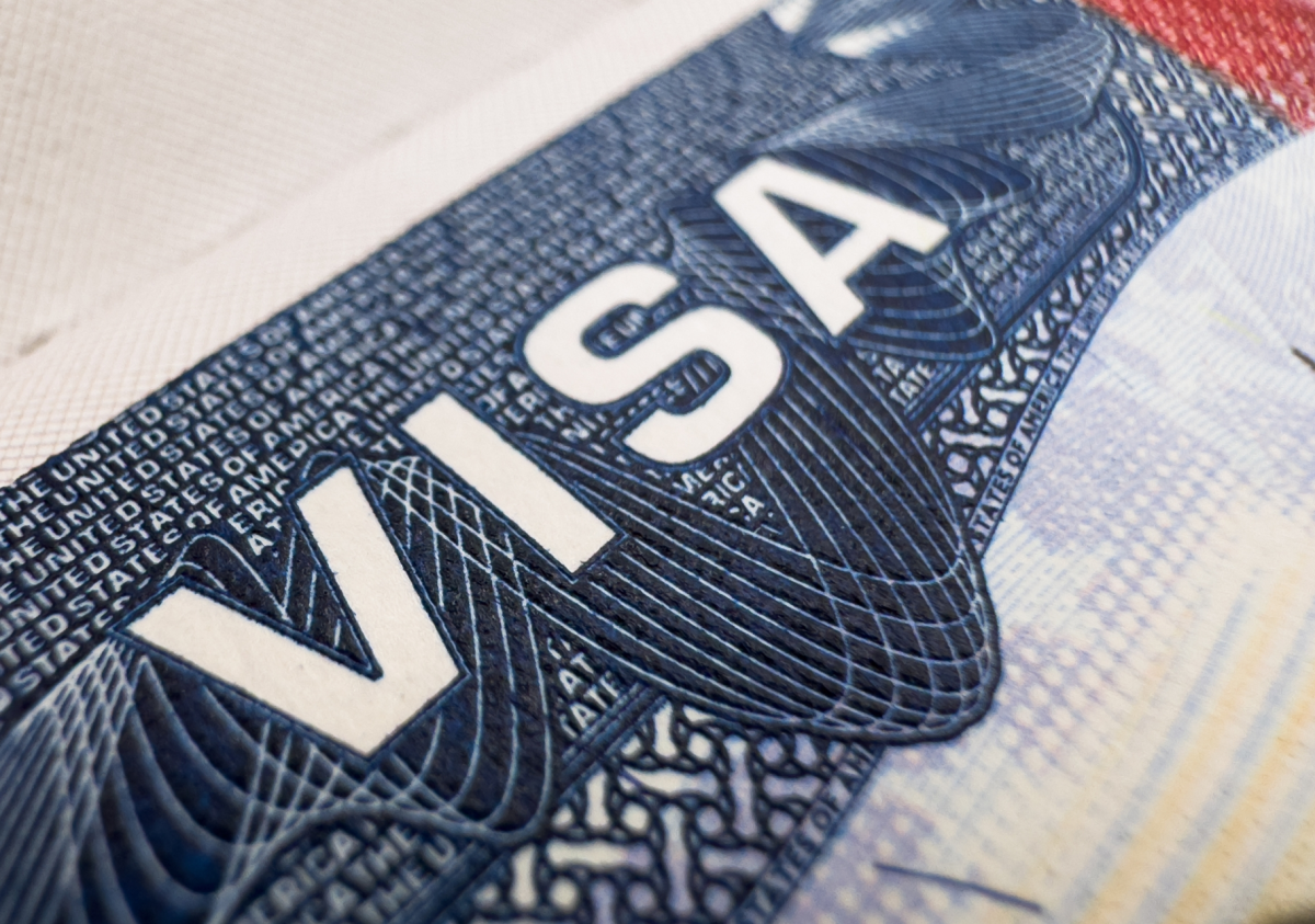 Trump plantea pago de 100.000 dólares para visado H-1B: ¿Qué es y a quién afecta?