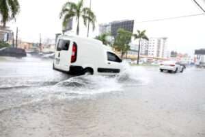 COE eleva a alerta amarilla las provincias La Vega y Monseñor Nouel por efectos de onda tropical