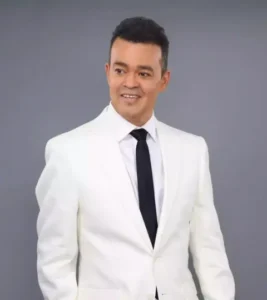 Alex Bueno revela fue operado de tumor canceroso