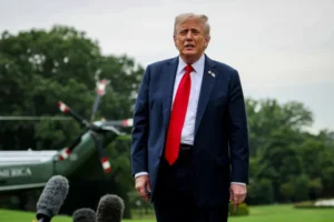 Donald Trump se dirige a jóvenes en TikTok desde el Despacho Oval