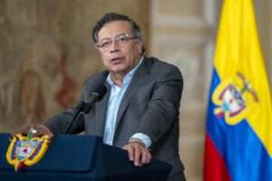 Presidente Petro pide a EE. UU. no intervenir en la política interna de Colombia