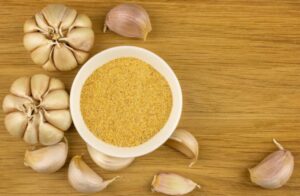 Los beneficios del ajo en polvo: minerales, antioxidantes y protección contra el daño celular