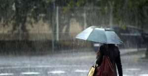 Onda tropical y vaguada provocarán aguaceros y tormentas eléctricas esta tarde