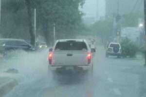 Vaguada asociada al huracán Melissa mantiene lluvias en gran parte del país