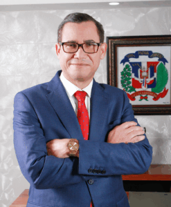 Ministro de Trabajo anuncia plan para formalizar a mujeres que laboran en bancas de loterías