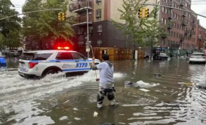 Dos muertos y caos en Nueva York por inundaciones repentinas provocadas por lluvias torrenciales