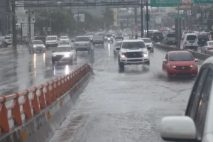 Aguaceros, tormentas eléctricas y ráfagas de viento mantienen 12 provincias en alerta