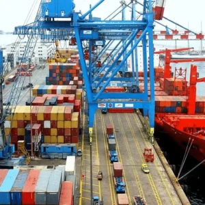 China acusa a EE. UU. de descarrilar diálogo comercial y amenaza con nuevas medidas