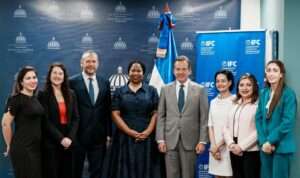 MICM e IFC firman acuerdo para impulsar inversión extranjera sostenible en sectores de alto valor agregado