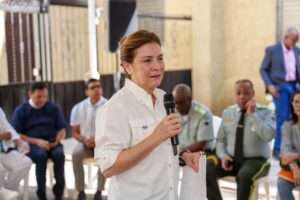 Carolina Mejía escucha a residentes de Gazcue con el programa “La Alcaldía Llega a Ti”