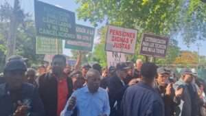 Tensión frente al Ministerio de Agricultura: agropecuarios rociados con gas pimienta durante manifestación