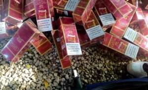 Ejército incauta 10 mil cigarrillos de contrabando a pasajero en Azua