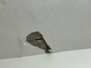 Denuncian deterioro de la Fiscalía Comunitaria de Villa Consuelo