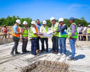 Supervisan progreso de proyectos aeroportuarios en Santiago y La Vega