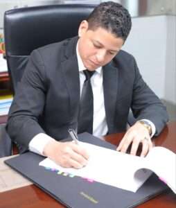 Diputado Luis Báez denuncia corrupción y represalias dentro de la Policía Nacional