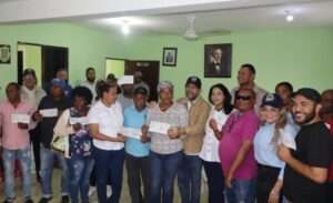 Productores de Azua reciben apoyo económico de 9 millones por daños de presa