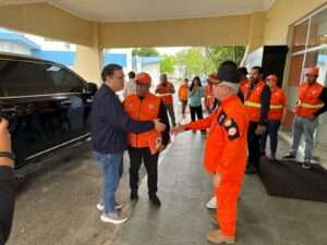 Director de Aduanas felicita trabajo de la Defensa Civil ante huracán Melissa