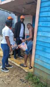 Regidor Morenito Rojas brinda apoyo solidario durante el paso de la tormenta Melissa