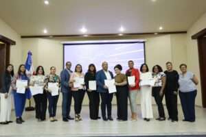 Educación premia a docentes de la Regional 15 por alto desempeño en alfabetización