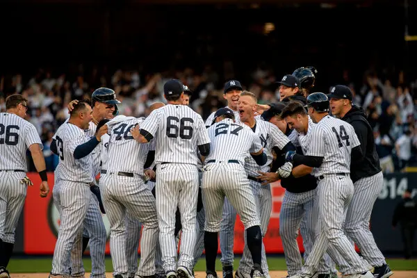 Schlittler ´MARAVILLÓ´ en su debut en playoffs