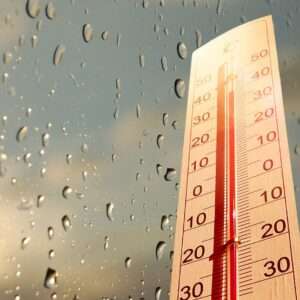 Ambiente caluroso y lluvias aisladas por incremento de humedad en el país