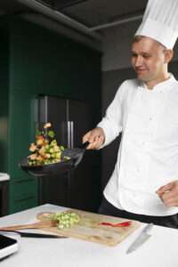 Del fuego a la creatividad: honramos a los chefs que convierten la cocina en arte. ¡Feliz Día del Chef!