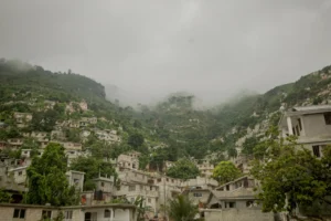 Haití refuerza medidas de protección ante el huracán Melissa, ahora de categoría 5