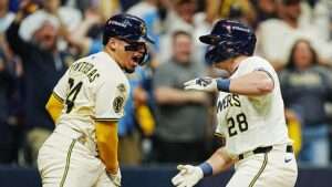 Cerveceros arrasan con Cachorros y buscarán el pase a la SCLN en Wrigley
